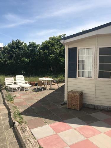 Chalet For 2 At The Beach