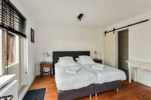 Luxury Garden View Apartment