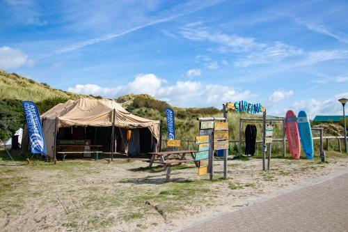 Surfana Beach Hostel Bed & Breakfast Vlieland