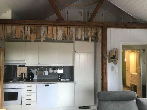 Lodge H�vesbua Rorbu - Fisherman Cabin
