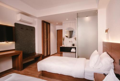 Nomad Hotel