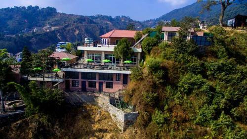 Hotel Himalaya Queen Bee Resort