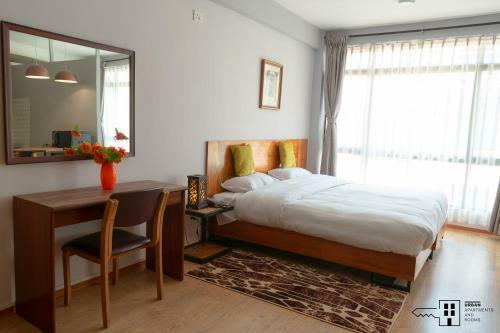 Urban Apartments And Rooms