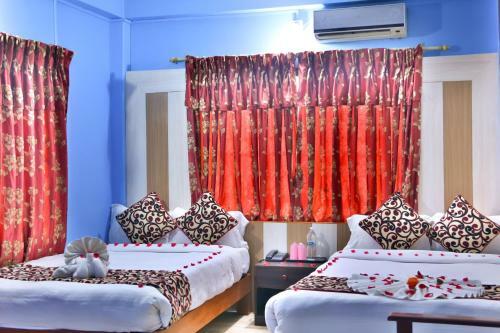 Hotel Middle Point