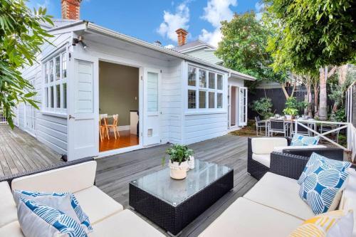 Classic 3br Home Just Steps To Ponsonby Rd