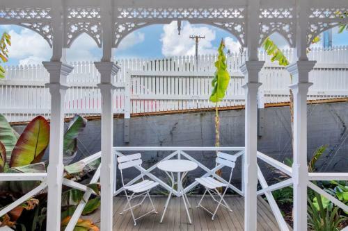 Classic 3br Home Just Steps To Ponsonby Rd