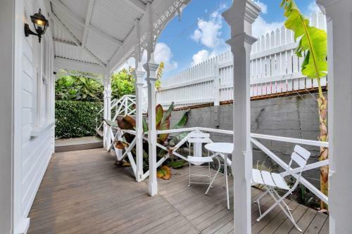 Classic 3br Home Just Steps To Ponsonby Rd