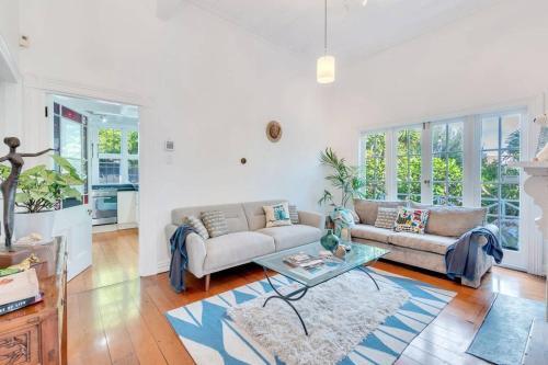 Classic 3br Home Just Steps To Ponsonby Rd