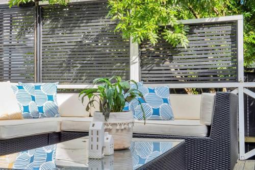 Classic 3br Home Just Steps To Ponsonby Rd
