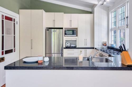 Classic 3br Home Just Steps To Ponsonby Rd