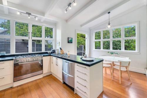Classic 3br Home Just Steps To Ponsonby Rd