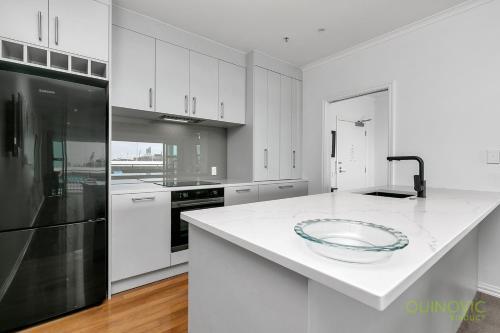 Qv Spacious Waterfront 2 Bedroom Apartment - 791