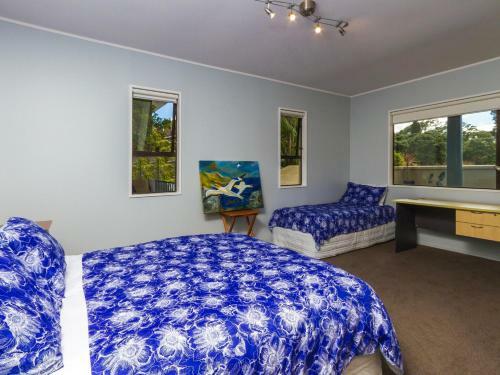 Beachside Holiday - Castor Bay Holiday Apartment