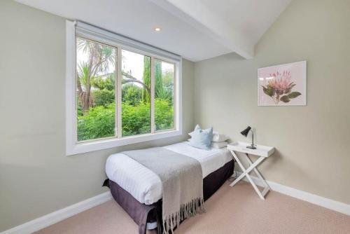 Spacious Home With Bbq And Near Beaches - Sleeps 9