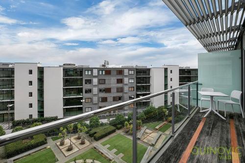 Qv Deluxe Waterfront Apartment - 799