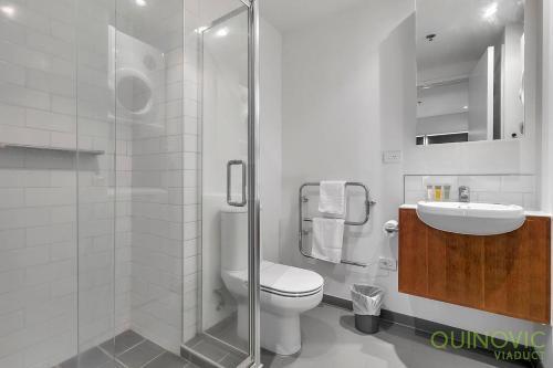 Qv Deluxe Waterfront Apartment - 799