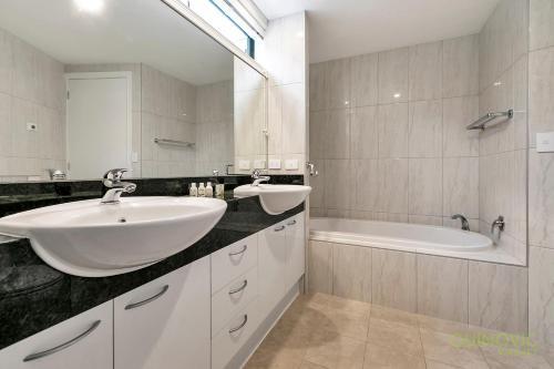 Apartamento Qv Huge Penthouse With Waterview & Parking - 919