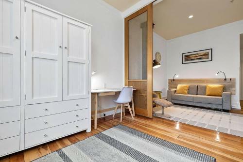 Stunning Apartment With Pool, Gym And Spa Access!