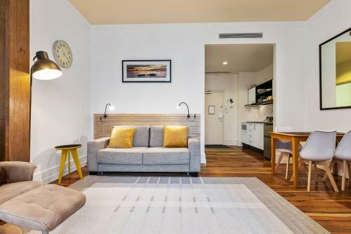 Stunning Apartment With Pool, Gym And Spa Access!