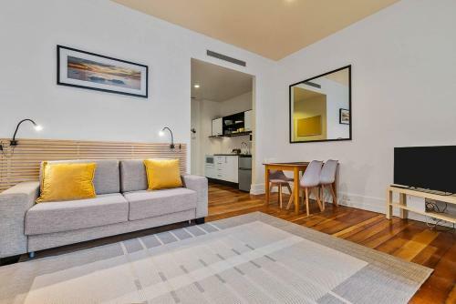 Stunning Apartment With Pool, Gym And Spa Access!
