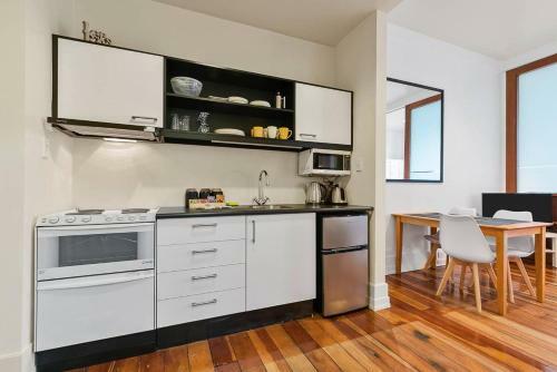 Stunning Apartment With Pool, Gym And Spa Access!