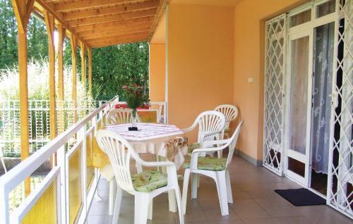 Holiday Home Balatonm�riaf�rd� 44