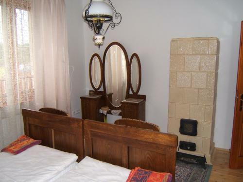 Hostal Falusz�li Vend�gh�z - Boncz Porta