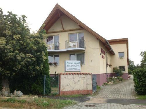 Hostal Ingrid Panzi�