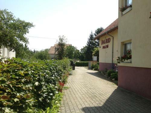 Hostal Ingrid Panzi�