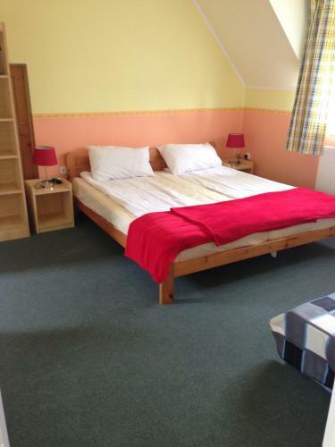 R�zsa Apartman