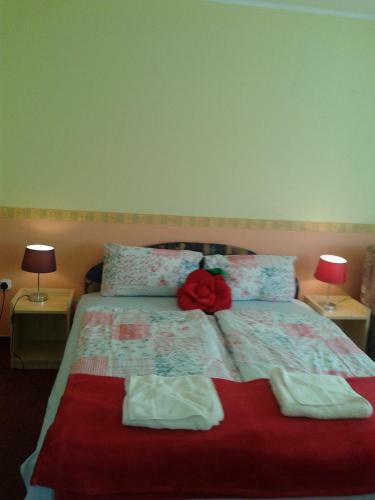 R�zsa Apartman