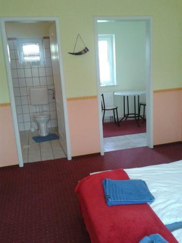 R�zsa Apartman