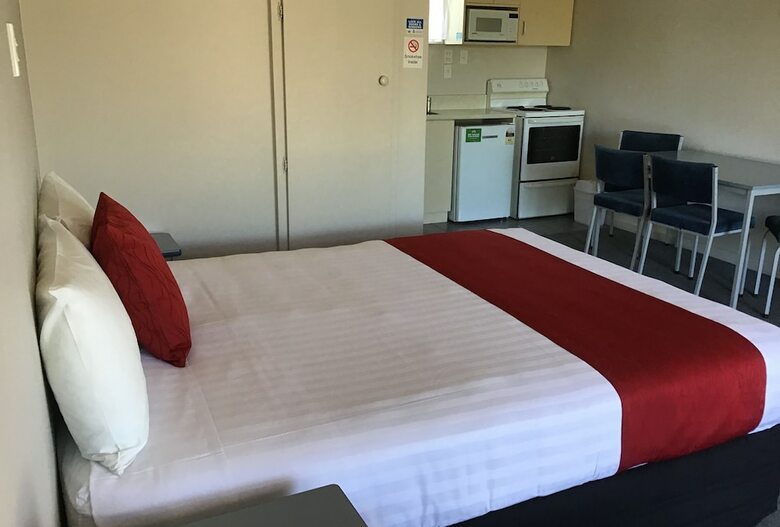 Avon City Motel