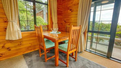 Paparoa Beach Hideaway With Hot Tub