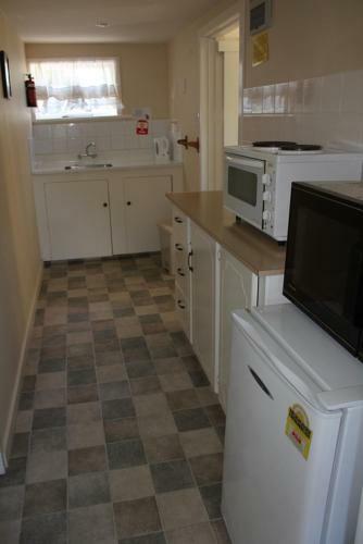 26b Jollies Pass Road
