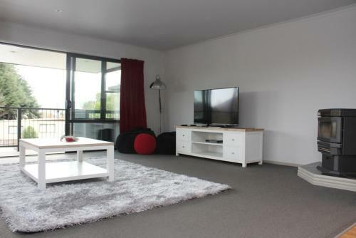 5b Torquay Tce