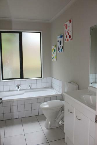 5b Torquay Tce