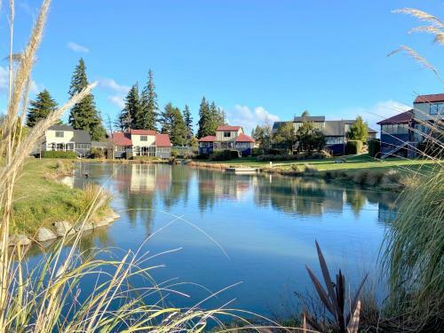 *** Lake Villa 464 ***