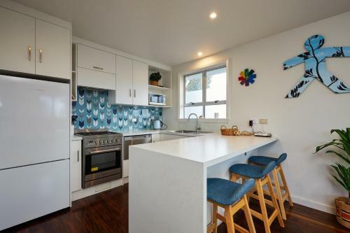 Bayview Blue - Kaikoura Holiday Home