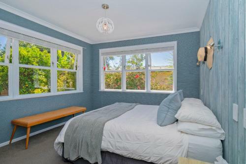 Magnolia Cottage - Kuaotunu Holiday Home