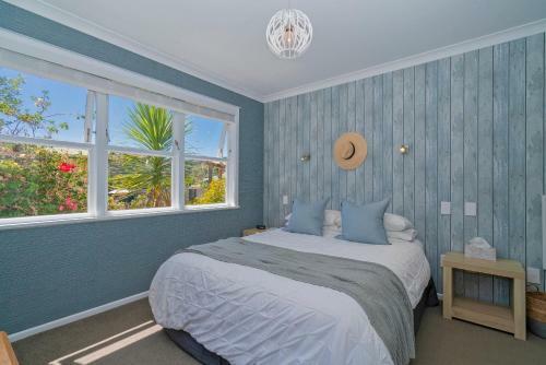 Magnolia Cottage - Kuaotunu Holiday Home