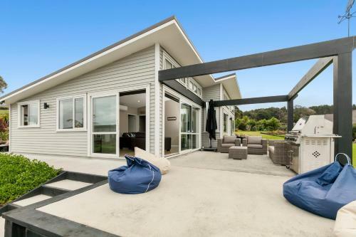 Relax - Leigh Holiday Home
