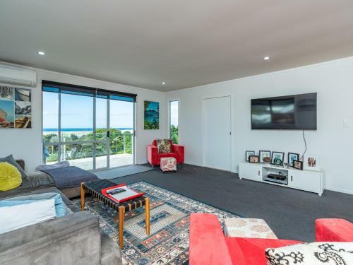 Cheviot's Hideaway - Mangawhai Heads Holiday Home