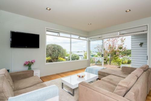 Taranui Tides - Mangawhai Heads Holiday Home