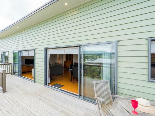 Driftwood Views - Mangawhai Heads Holiday Home