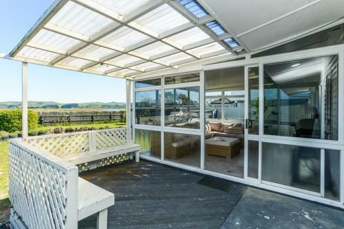 The Esplanade 98 - Westshore Holiday Home