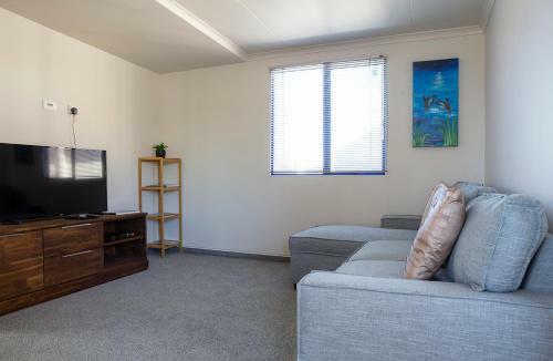 Sunny Ark Apartment