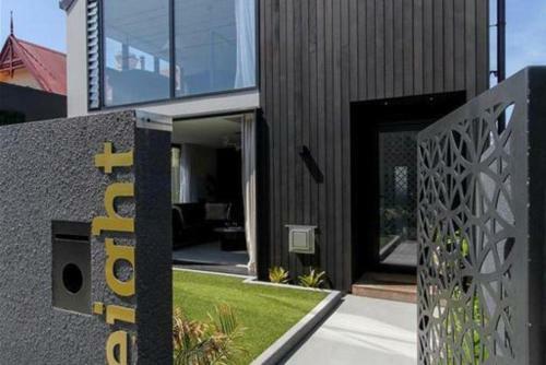 Irresisitible Innercity Townhouse