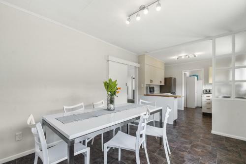 Roto City Stay - Rotorua Holiday Home