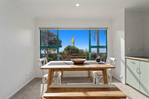 The Lights House - Beachfront Ohope Holiday Home